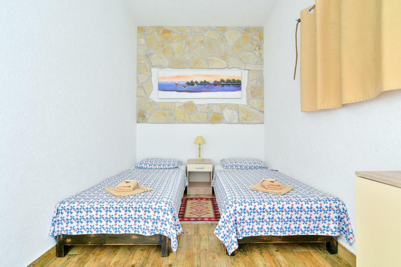 Pataki Guesthouse Petrovac Bagian luar foto