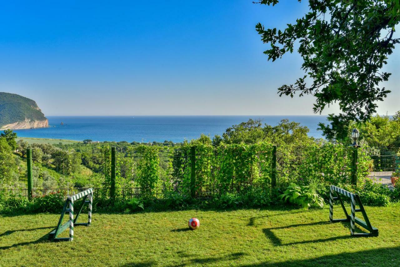 Pataki Guesthouse Petrovac Bagian luar foto