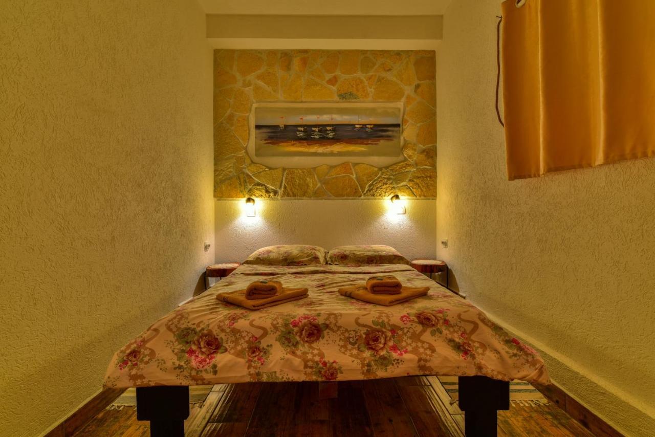 Pataki Guesthouse Petrovac Bagian luar foto